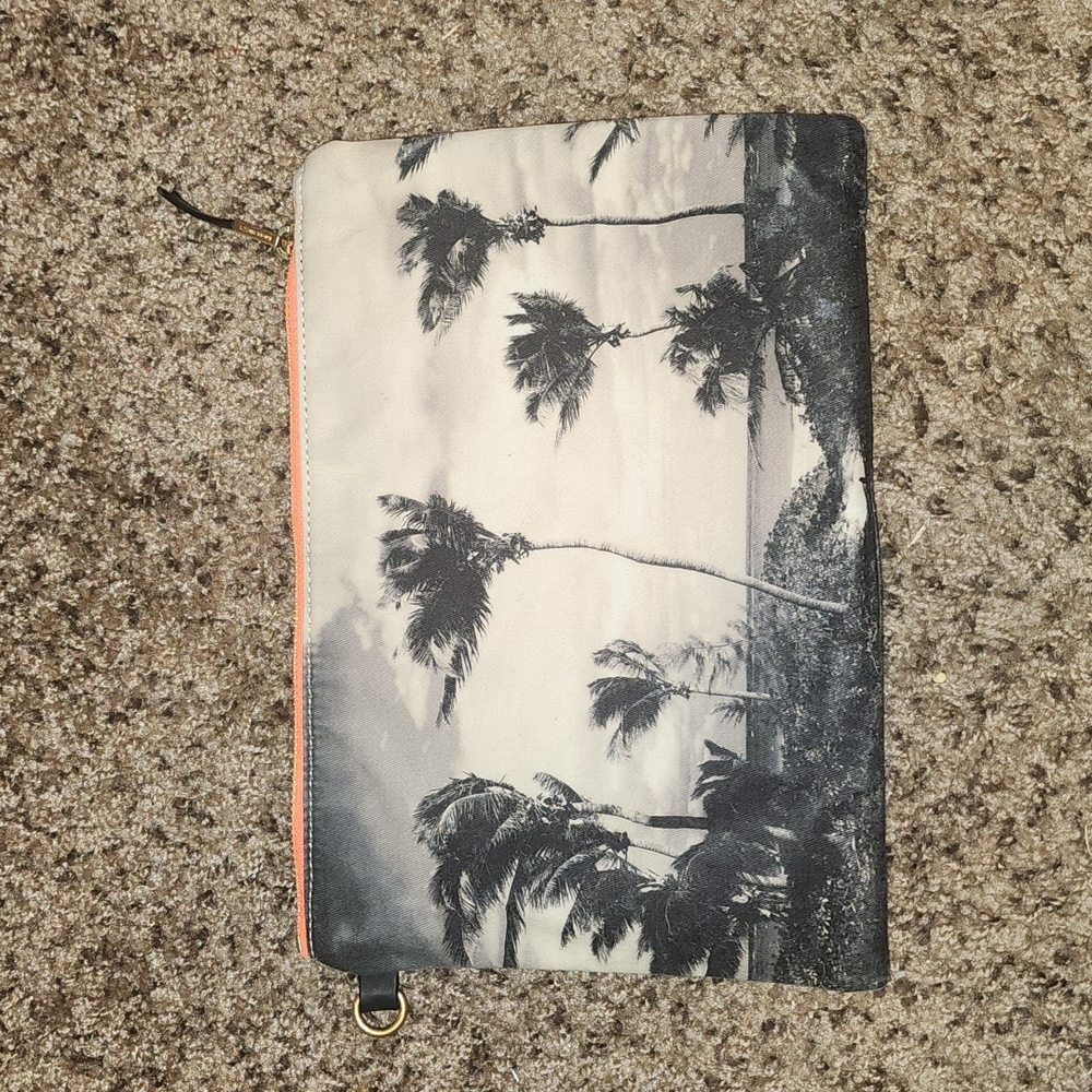 India Hicks clutch